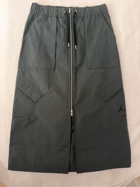 Nike Jordan NWT Chicago Skirt Womens M Black Cargo Midi Full Zip